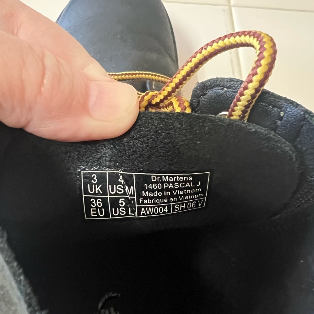 Dr. Martens Kids Black Leather Lace-Up Boots - Picture 6 of 11